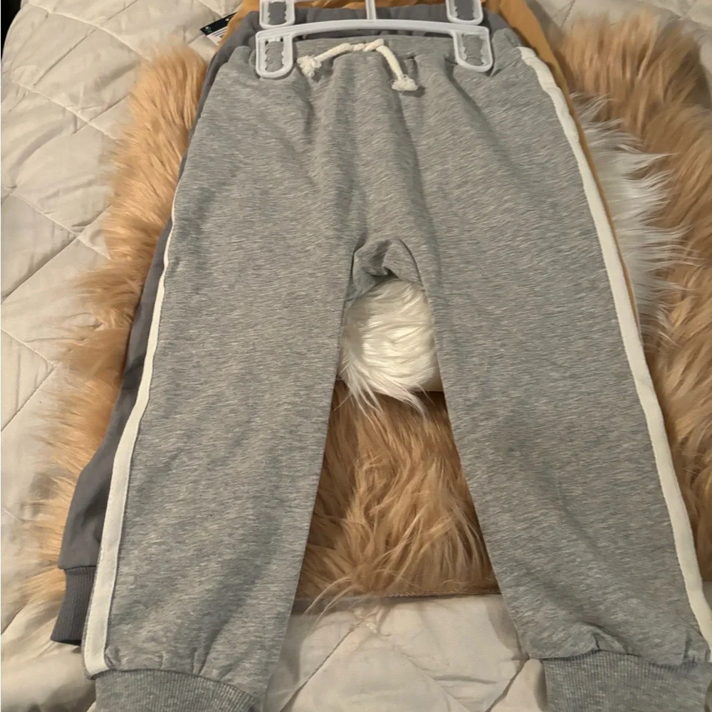 GERBER BOYS 3 PAIRS OF TODDLER SWEAT PANTS. - Picture 2 of 4